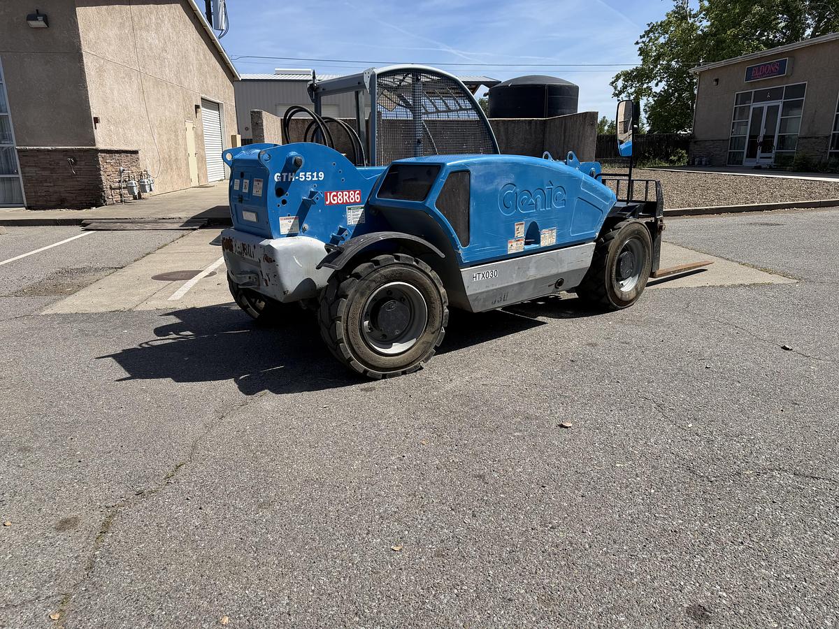 Used 2014 Genie GTH-5519