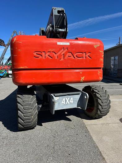 Used SKYJACK SJ86T BOOM LIFT