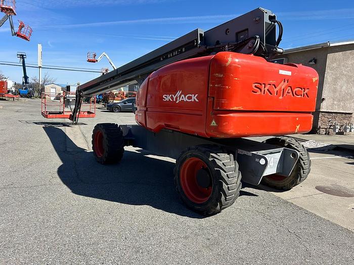 Used SKYJACK SJ86T BOOM LIFT
