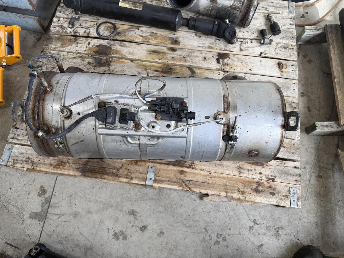 Used 2017 JLG 1001155261 , 1001155261S  DPF MUFFLER