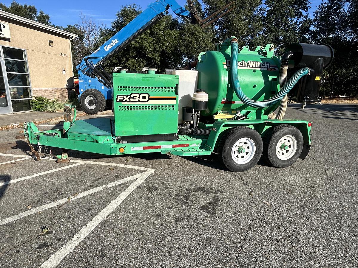 Used 2011 DITCH WITCH FX30
