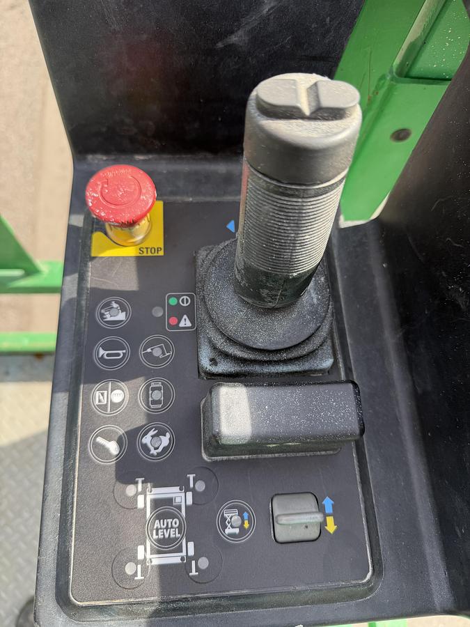 Used 2015 Genie GS-2669RT