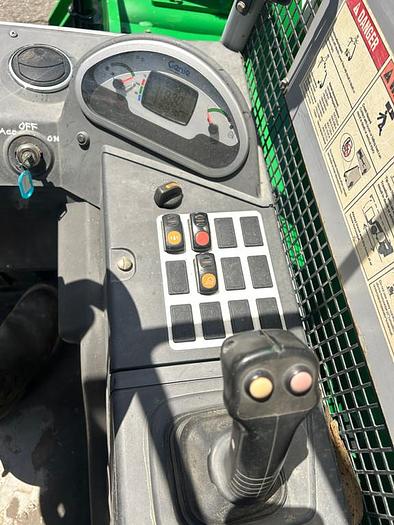 Used 2014 GENIE GTH-5519