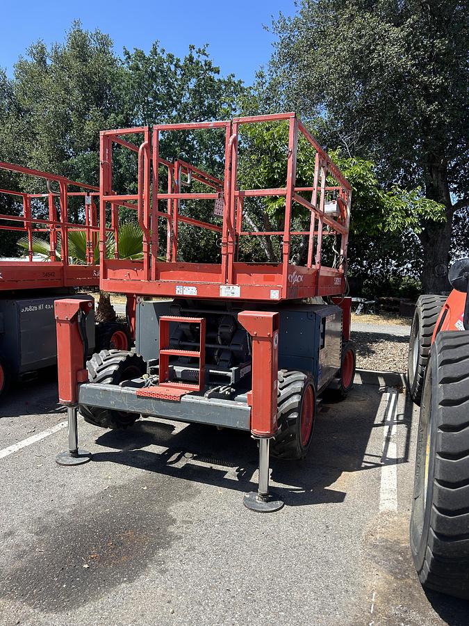 Used 2016 SKYJACK SJ6826RT