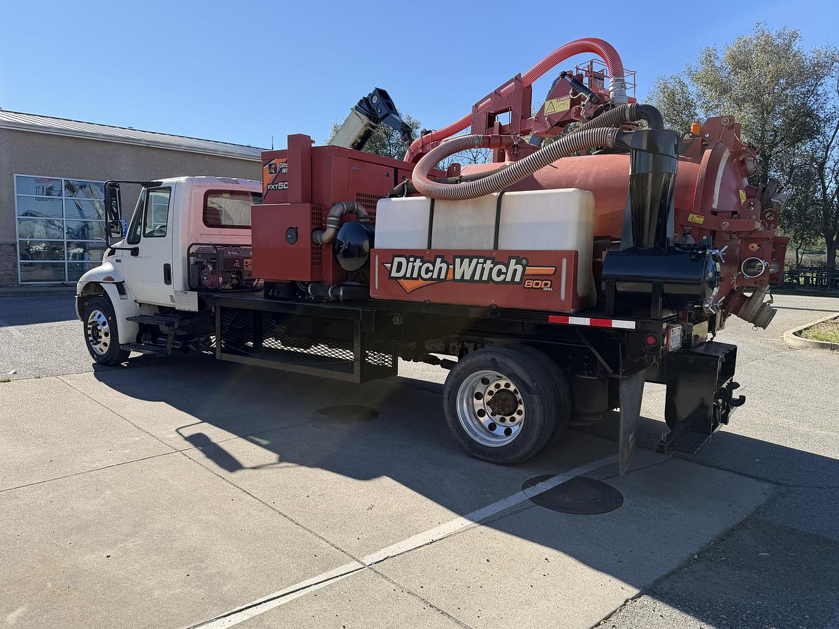 Used 2013 DITCH WITCH FXT-50