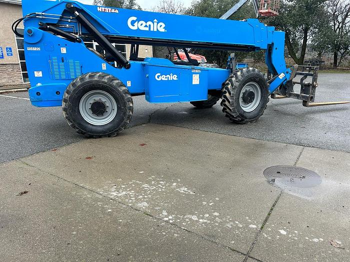 Used 2014 GENIE GTH-1056 TELEHANDLER REACH LIFT