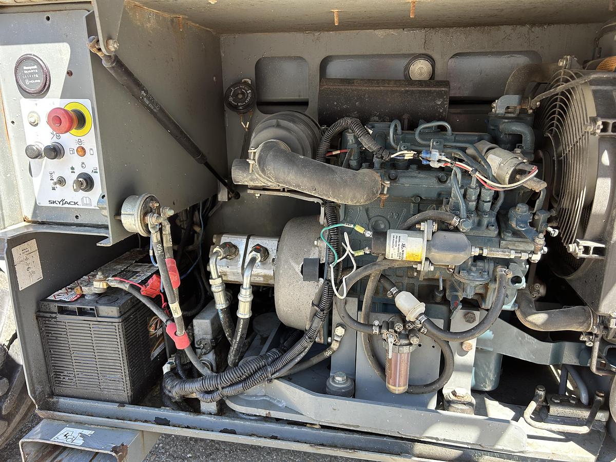 Used 2016 SKYJACK SJ6826RT