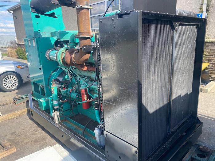 Used 2004 500 KW CUMMINS