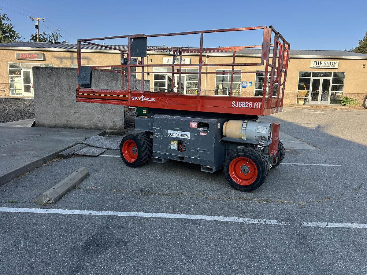 Used 2016 SKYJACK SJ6826RT