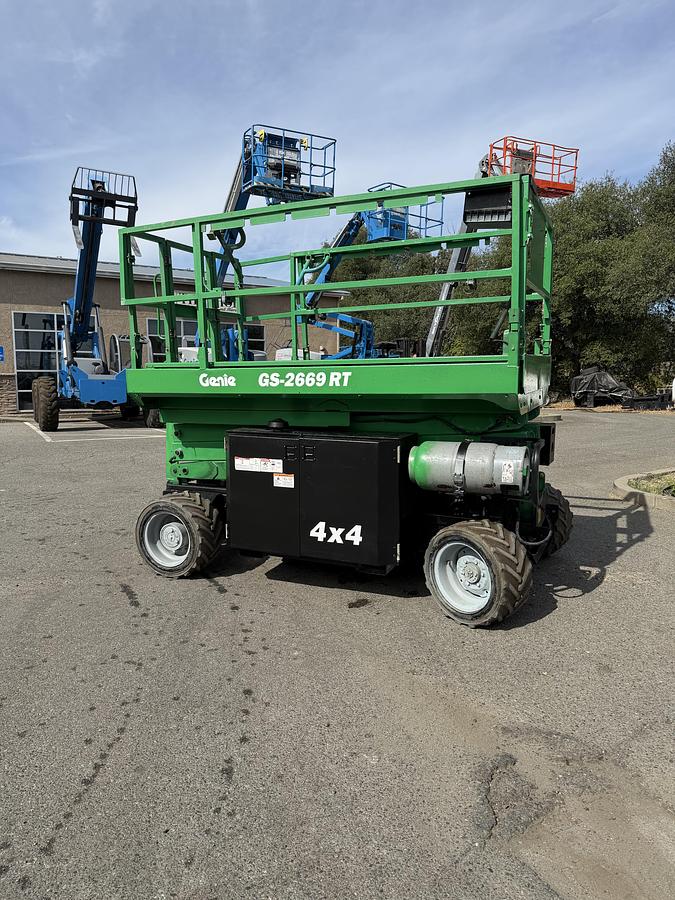 Used 2015 Genie GS-2669RT