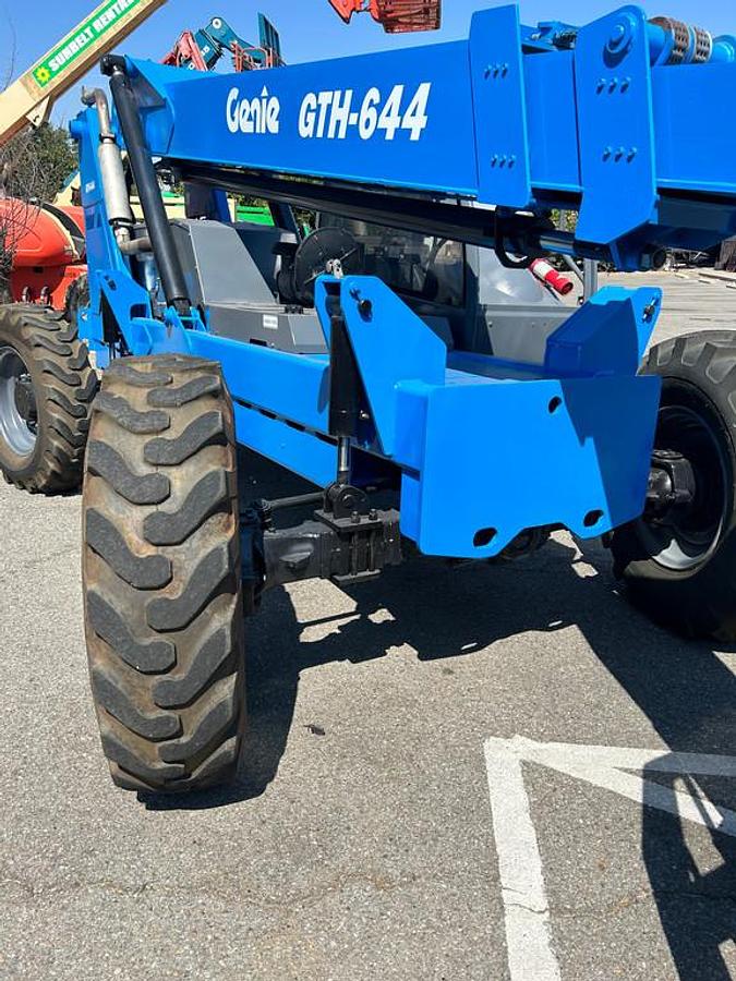 Used 2005 GENIE GTH-644 TELEHANDLER