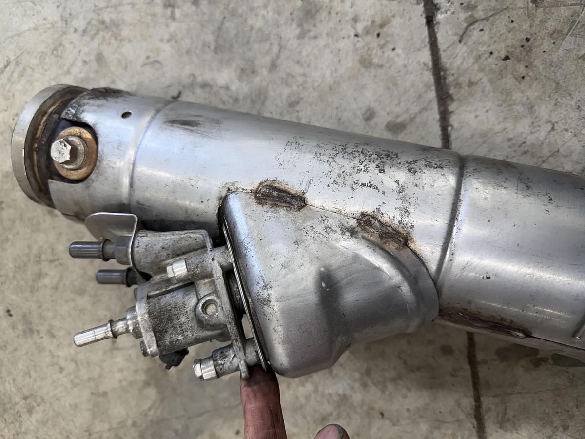 Used 2017 JLG JLG 1001164404 , 1001164404S , 70030258 , 70030256 DOSER INJECTOR REACTOR