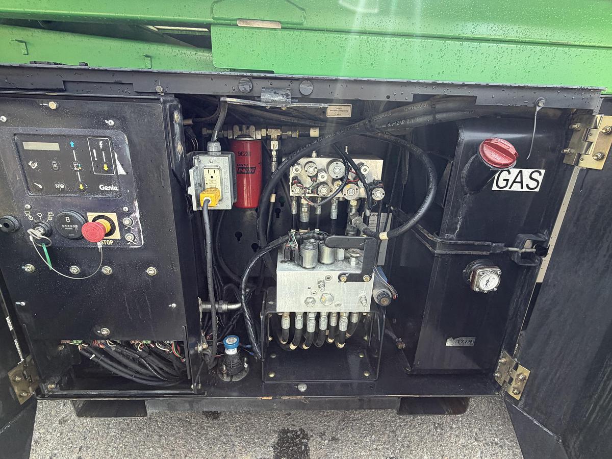 Used 2015 Genie GS-2669RT