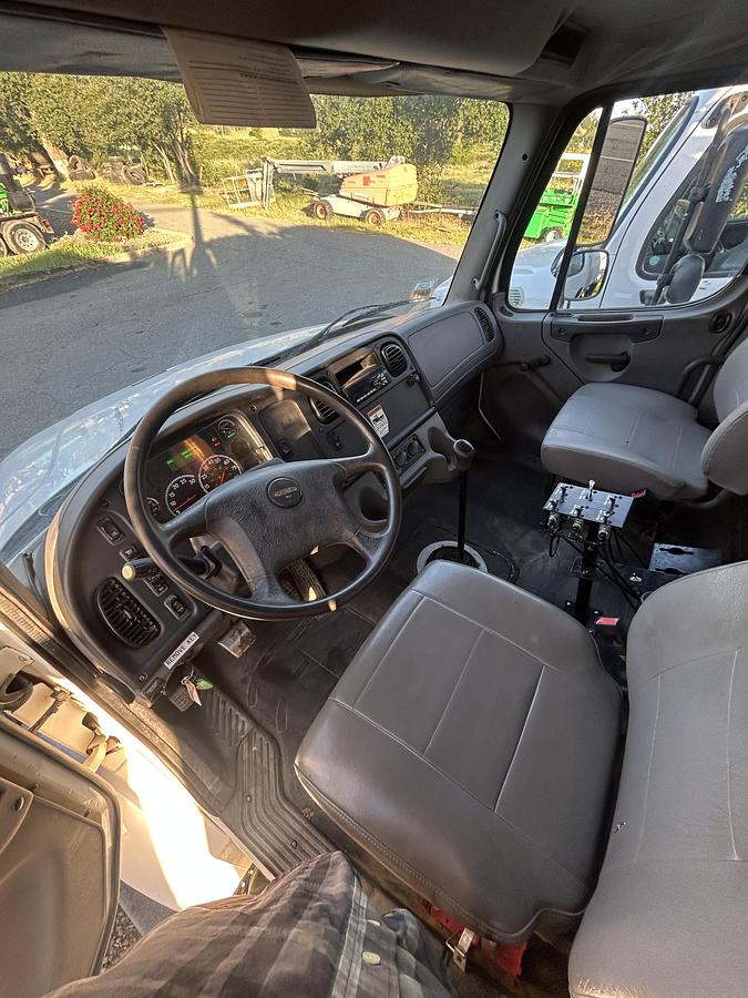 Used 2018 FREIGHTLINER M2
