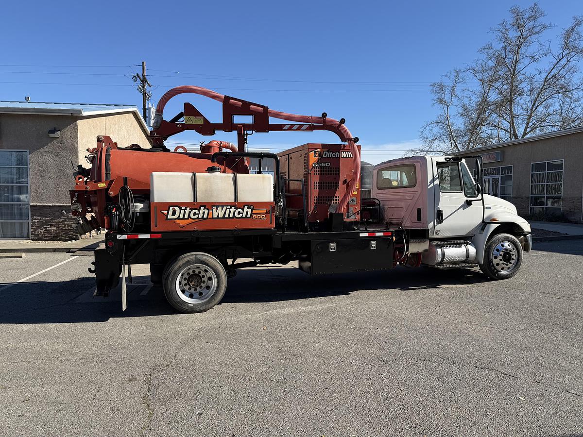 Used 2013 DITCH WITCH FXT-50