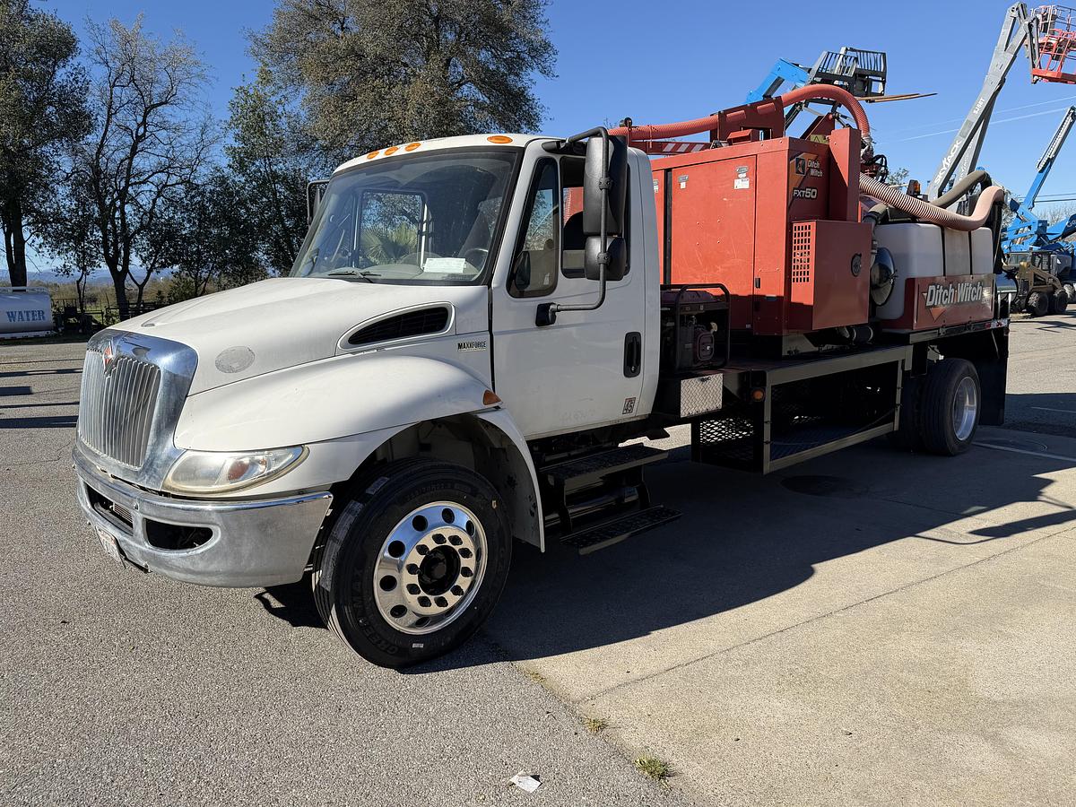 Used 2013 DITCH WITCH FXT-50