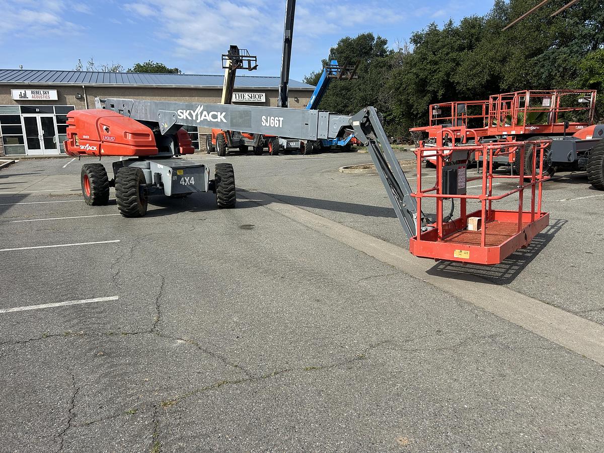 Used 2014 SKYJACK SJ66T