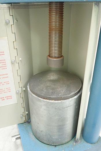 Used Beckman 199060 Model P16M 16 Ton Press