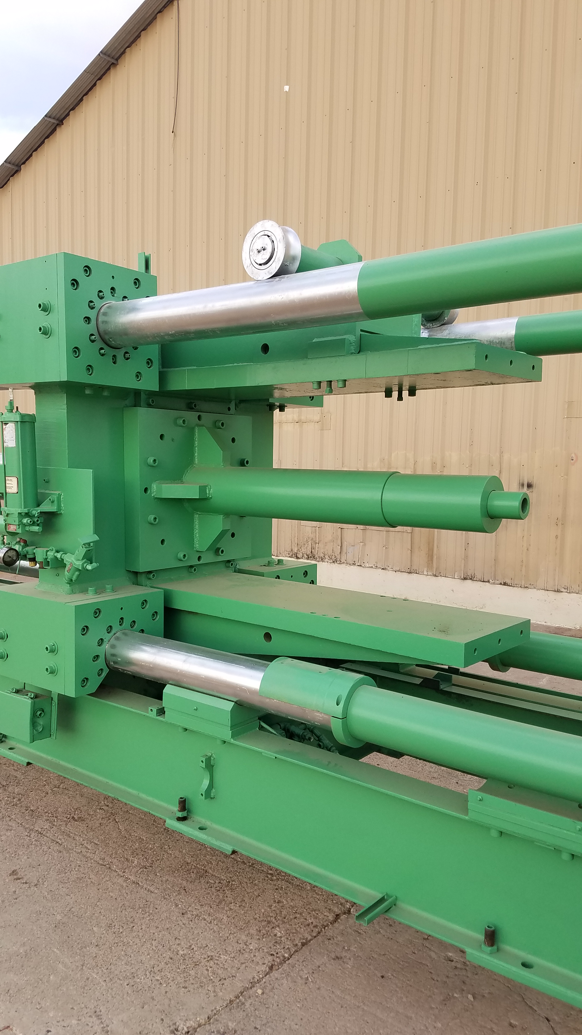 Used 250 Ton Advanced Machine Horiz. Hyd. Press