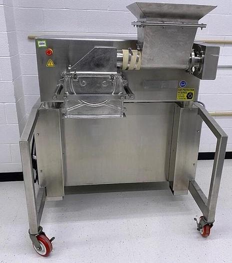 Used FITZPATRICK MODEL D6A FITZMILL - SCREW FEED - S/S