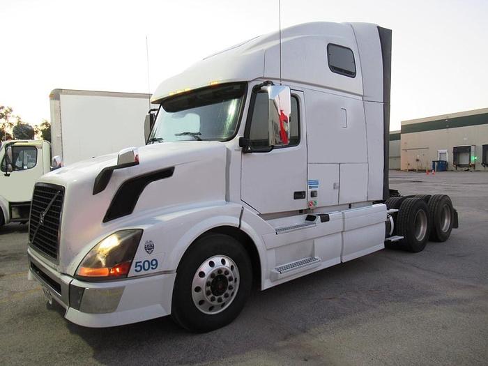 Used 2013 VOLVO VNL730