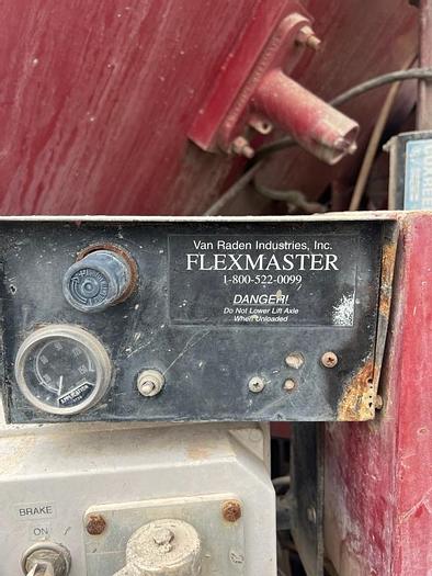 Used 95' Peterbilt/ Cemen Tech 10 yd Volumetric Mixer Truck