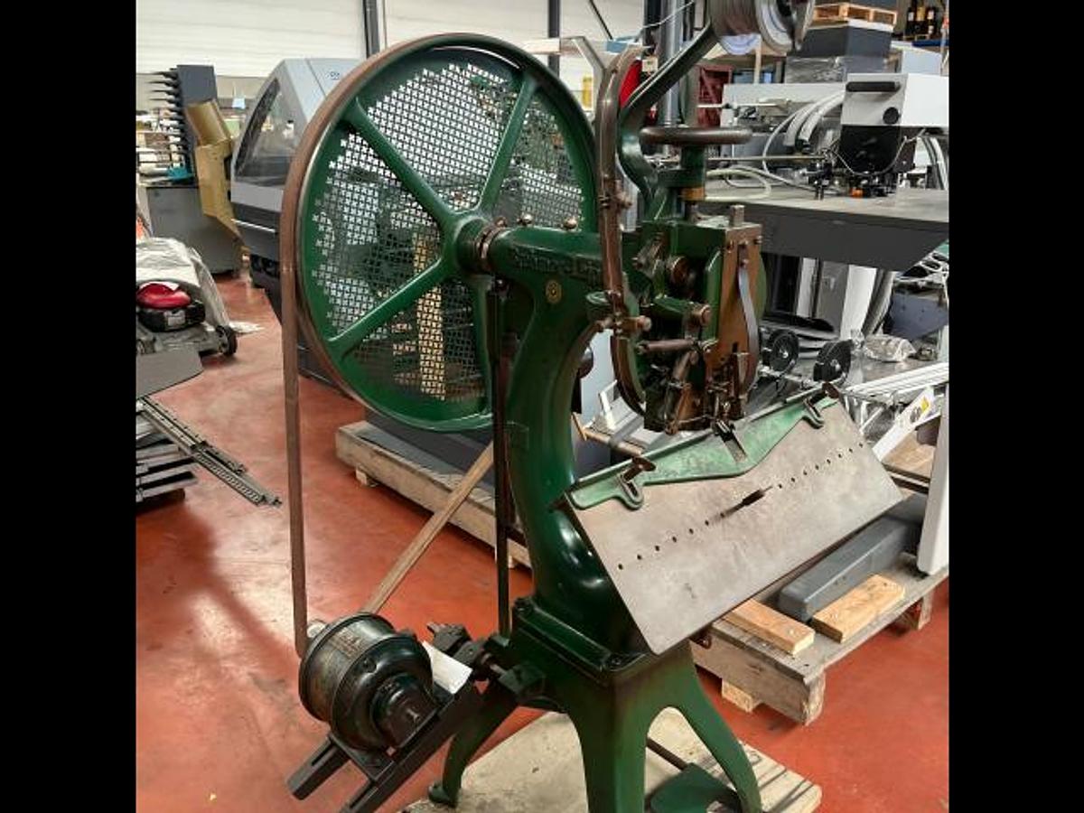D'occasion LOT 4 Agrafeuses BREHMER - Machines de musée
