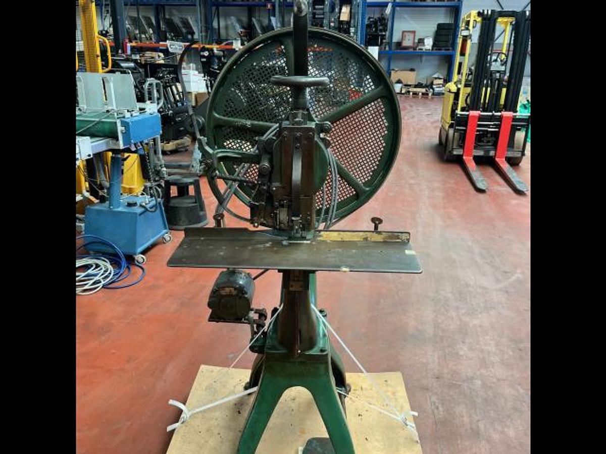 D'occasion LOT 4 Agrafeuses BREHMER - Machines de musée