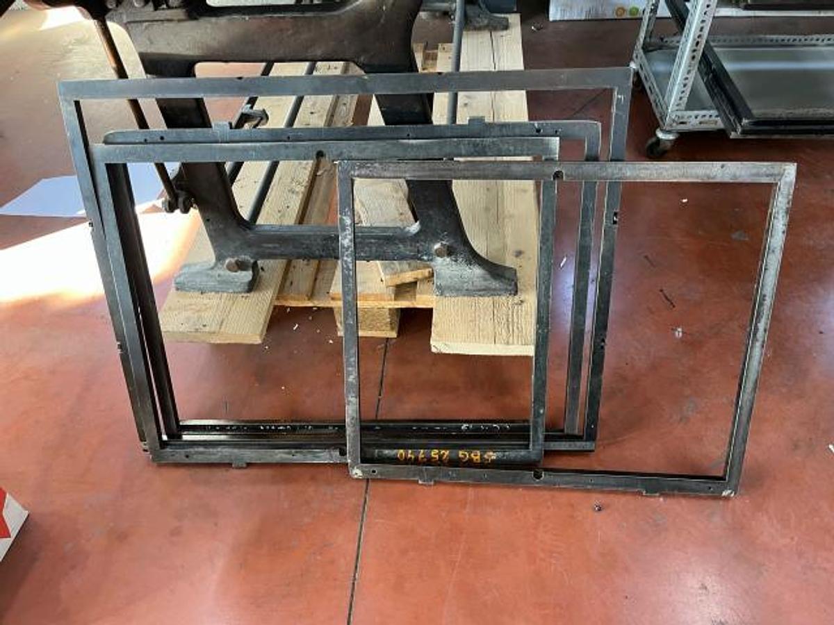D'occasion CHASSIS CADRES  TYPO