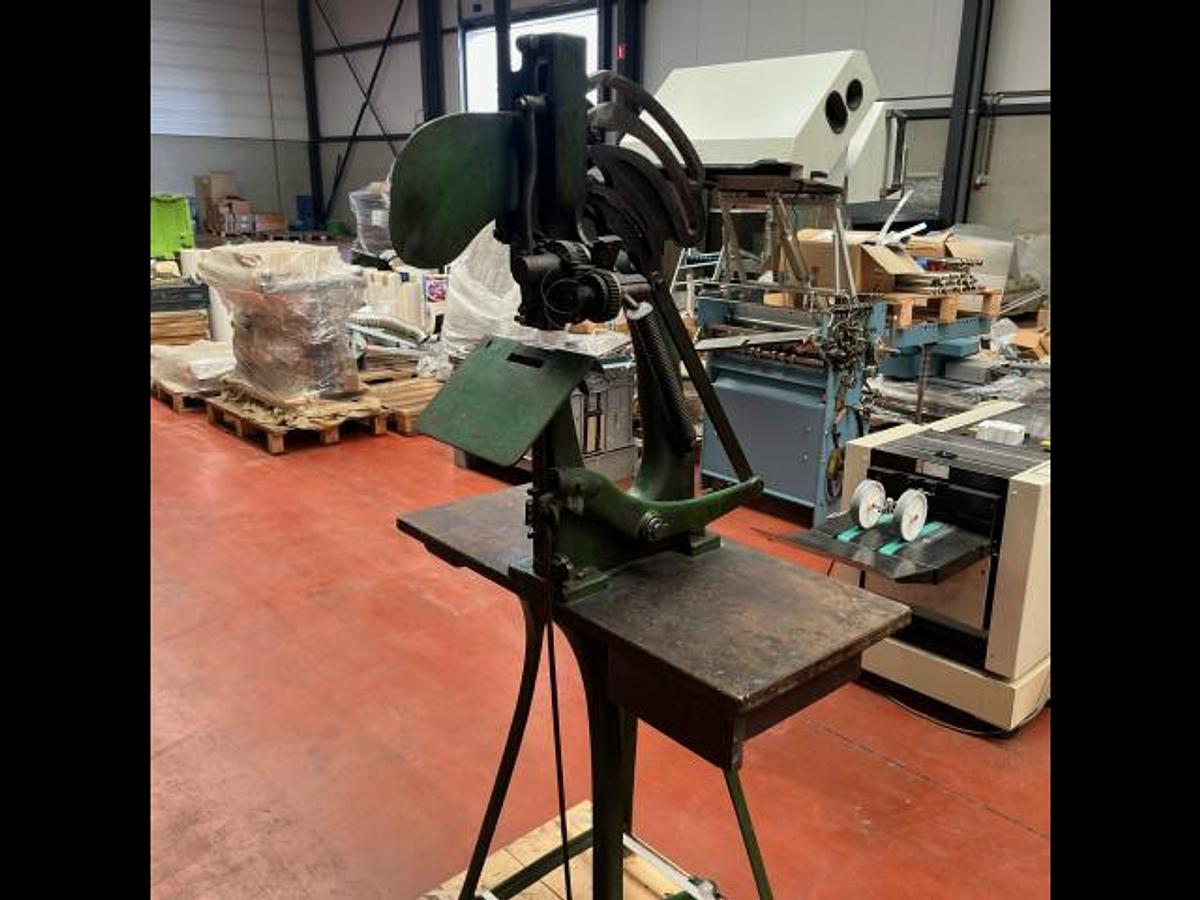 D'occasion LOT 4 Agrafeuses BREHMER - Machines de musée