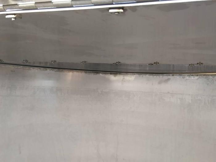 Used 600 gallon Stainless Steel Tank