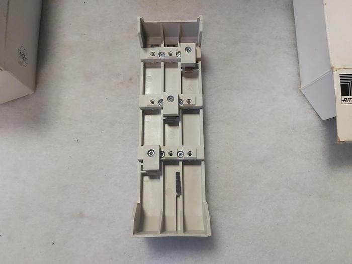 Bandeja para 5 equipos, SV 3546, 63A, 500V, Rittal, como nueva