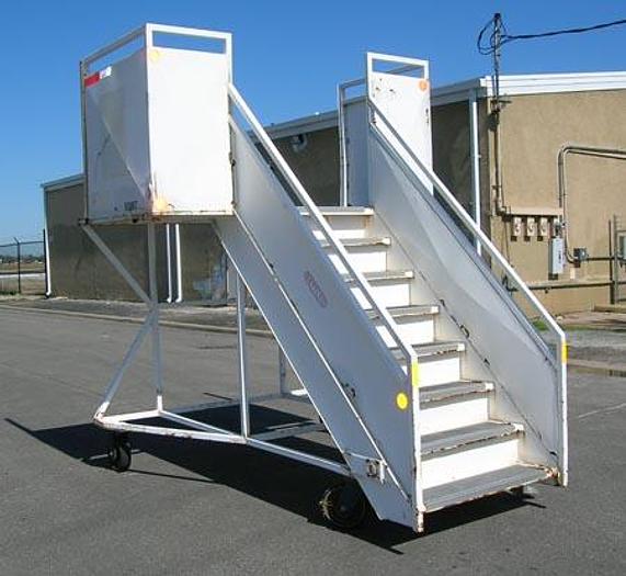 Used Settles Model 8335, platform width 7 feet 3 inches,
Platform height 70 inches, All steel construction