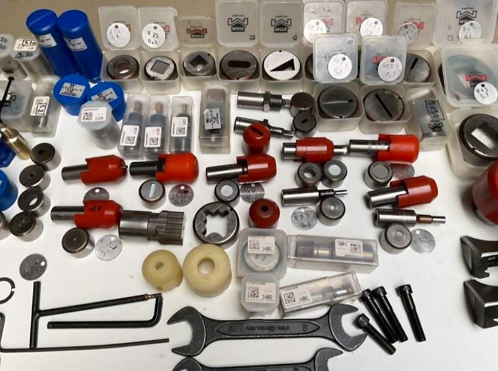 Used Murata Wiedemann Centrum 2500 - Punching Machine - 1999