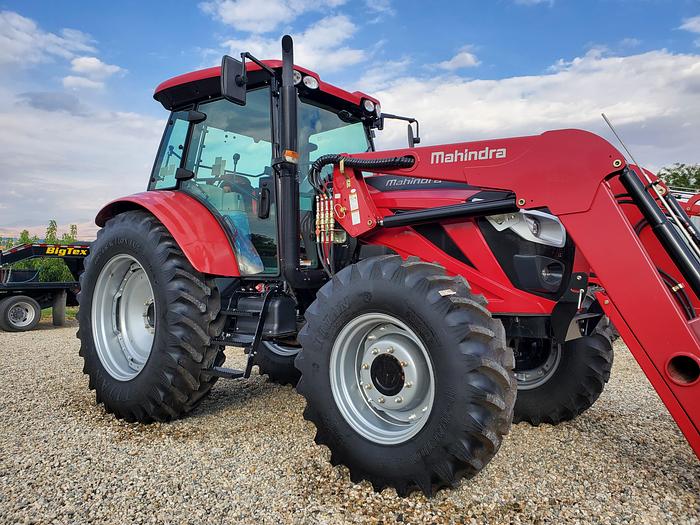 125 hp Mahindra 9125S Tractor w/ Loader ** 4 hrs - Never Used **