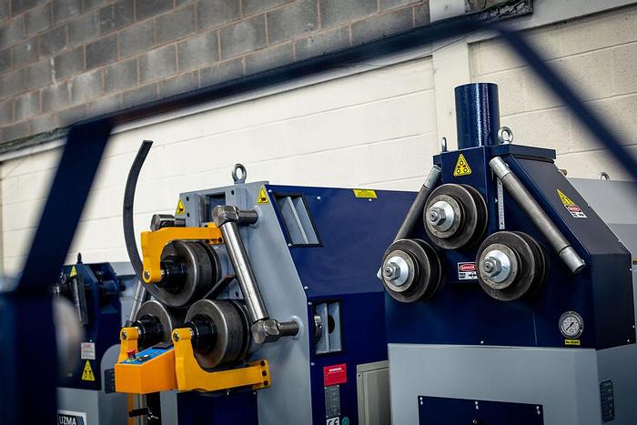 UZMA HPK 60 section roller hydraulic operation