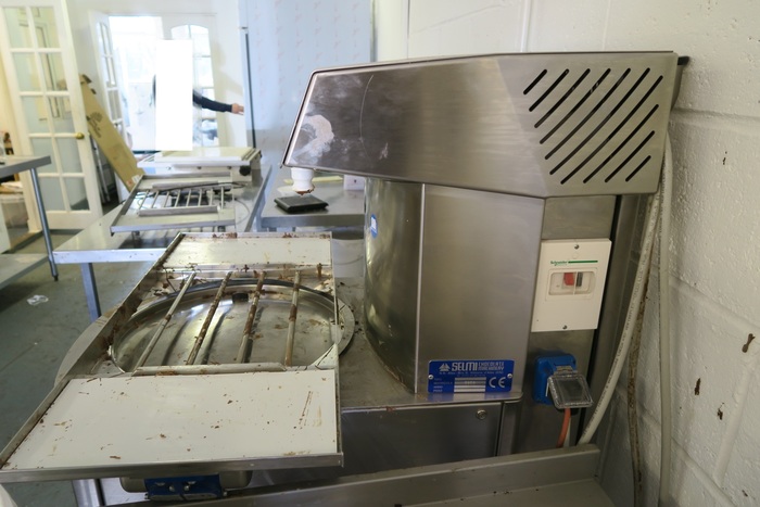 Used Selmi Plus Chocolate Temperer