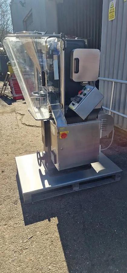 Used Manesty F3 Tablet Press