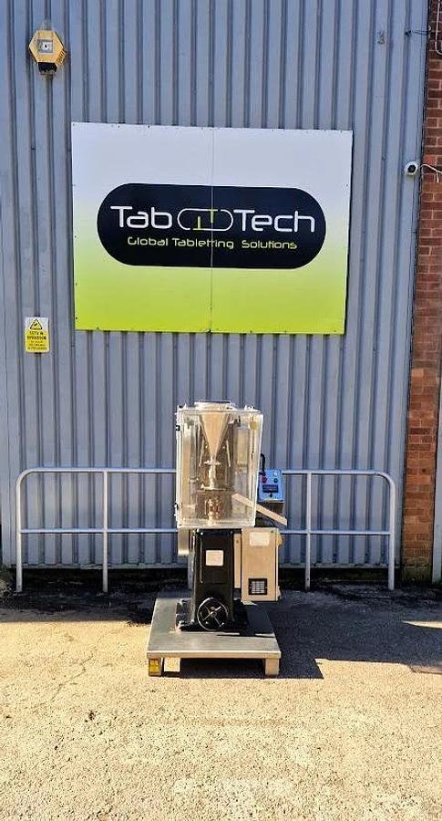 Used Manesty F3 Tablet Press
