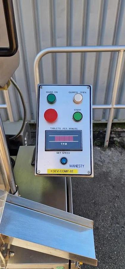 Used Manesty F3 Tablet Press