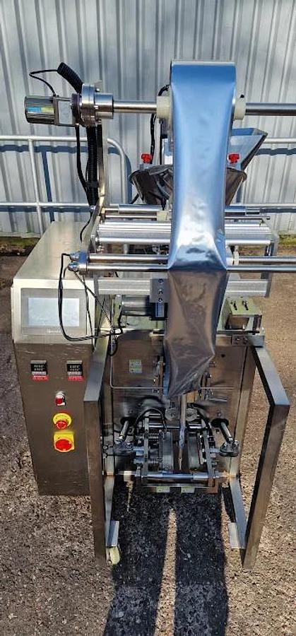Used Automatic Vertical Filling and Sealing Machine