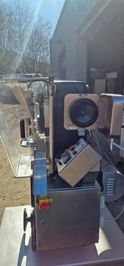 Used Manesty F3 Tablet Press