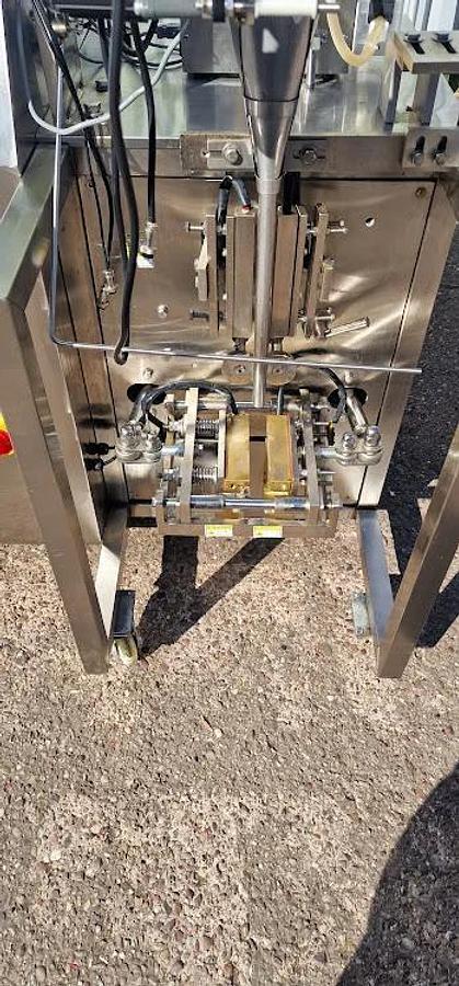 Used Vertical Liquid Filling Machine