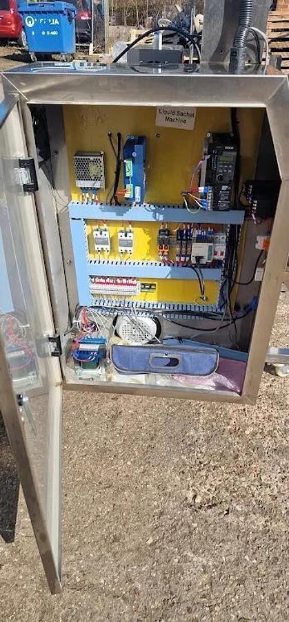 Used Vertical Liquid Filling Machine