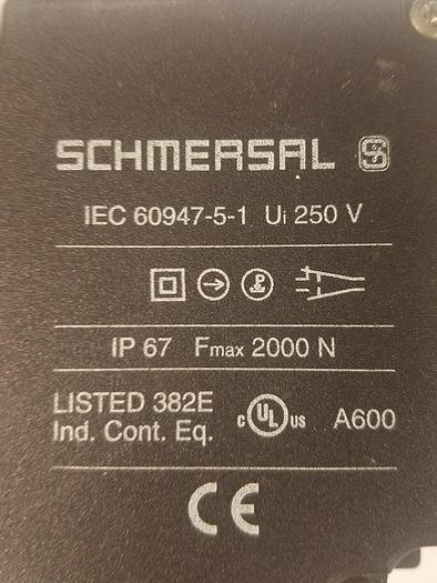 Used SCHMERSAL AZM 161SK-33RKA-024 M 16 USED SAFETY INTERLOCK AZM161SK33RKA024M16