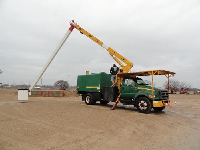 Used 2005 VERSALIFT VO255