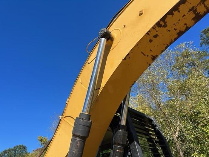 Used 2012 CAT 320 DL/ with Hyd Thumb