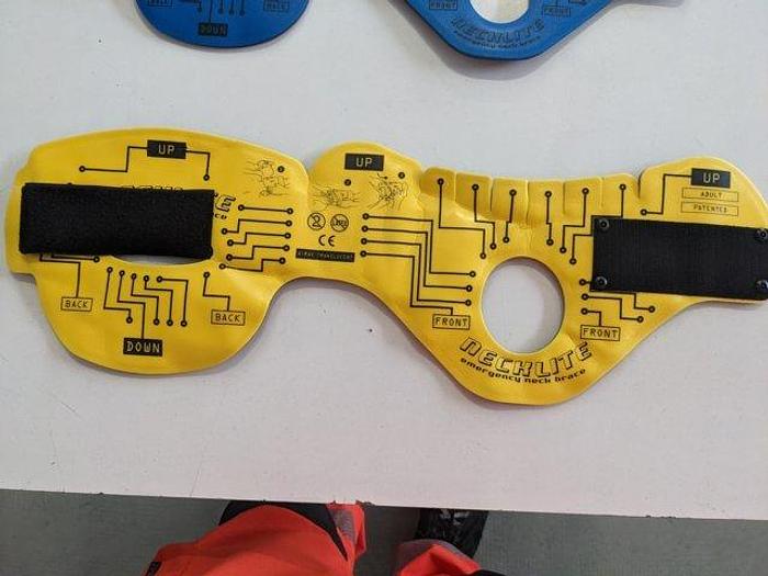 Used Neck moldable neck brace  Collare cervicale  Necklite - I Giovanniti