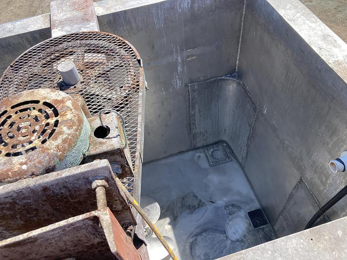 Used Used approximately 900 gallon stainless steel rectangular mix tank