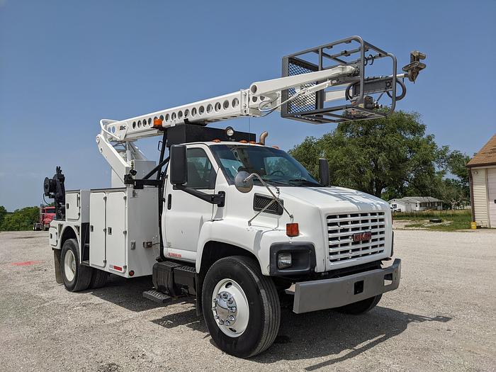 Used 2004 GMC 7500 Altec A-T40C Cable Placer Bucket Truck
